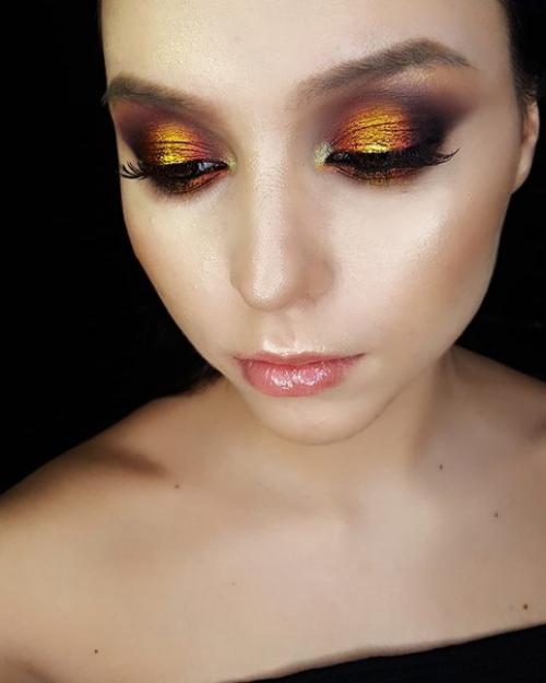 Предоставляю услуги визажиста, мастера причесок и бровиста? 06 Предоставляю услуги визажиста, мастера причесок и бровиста? 06