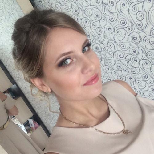 Дорогие девушки!  Ищу моделей на макияж локонами, макияж с причёской, а также на коррекцию бровей и окрашивание хной. 06