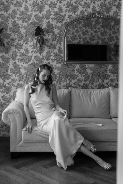 - Вы актриса, верно? 06