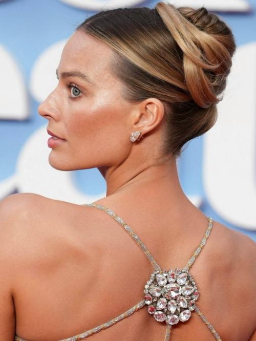 Обсудим выход Марго Робби на премьере фильма Большое Смелое Красивое Путешествие - и да, она снова смогла всех поразить. 03