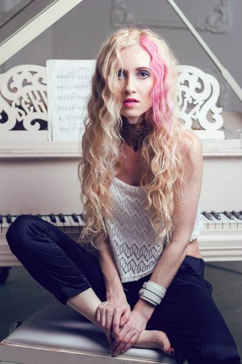 Модели на МАКИЯЖ и прически нужны? 03