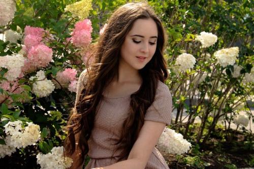 Милые дамы!  Помогу вам быть неотразимыми на любом торжестве! 05