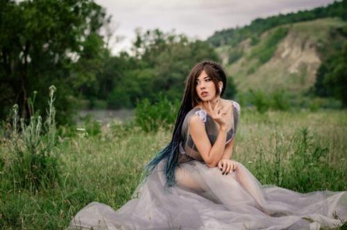 Модель для фотосессии в нежном пеньюаре ищу? 01