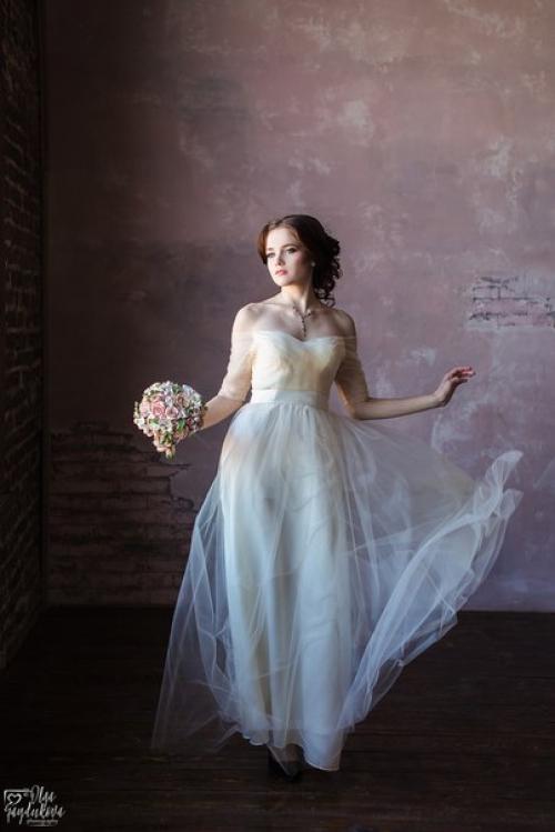 Модель!  Размер размер одежды 42-44.  17 сентября в студии. 02