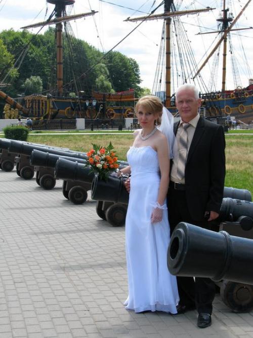 Дорогие невесты! Исходя из многолетнего опыта свадебного стилиста, я хотела бы дать вам несколько небольших советов. 06 Дорогие невесты! Исходя из многолетнего опыта свадебного стилиста, я хотела бы дать вам несколько небольших советов. 06