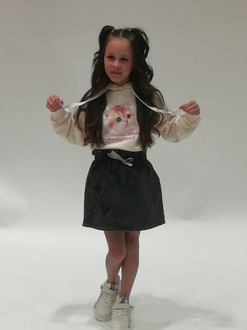 Я модель!  С этим дивизом прошло утро воскресного дня у моей Викули. 02