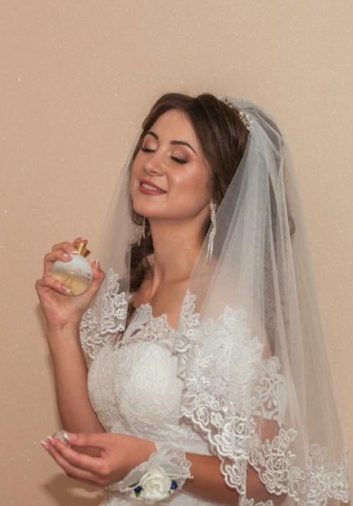 Утро невесты.  Волнительный момент не только для виновницы торжества, но и для мастера тоже. 02