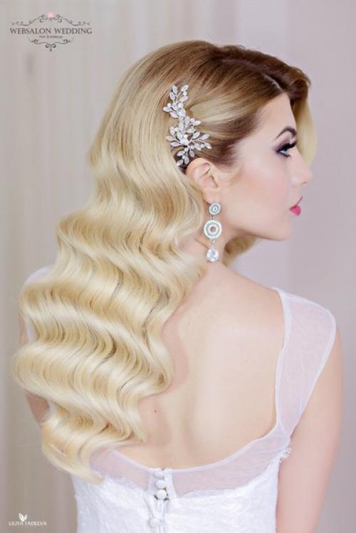 Впервые в Новосибирске Анна Комарова @Komarova_Websalon с авторским мастер-классом по свадебным причёскам и макияжу. 06