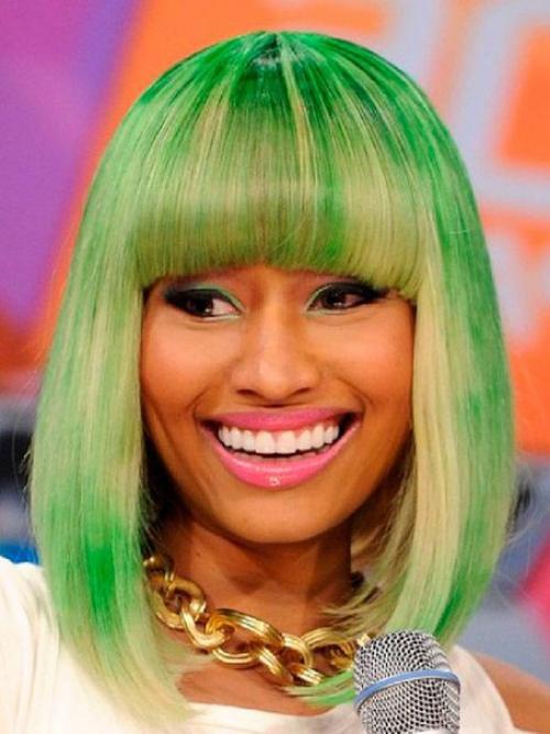 С челкой макияж. Модные женские прически с челкой.