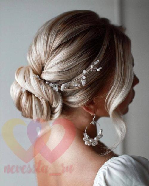 Свадебные прически 2023-2024: красивые идеи для вдохновения. 07