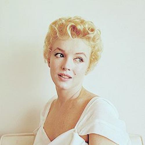 Мэрилин Монро сфотографирована Милтоном Грином в июне 1956 года. 04