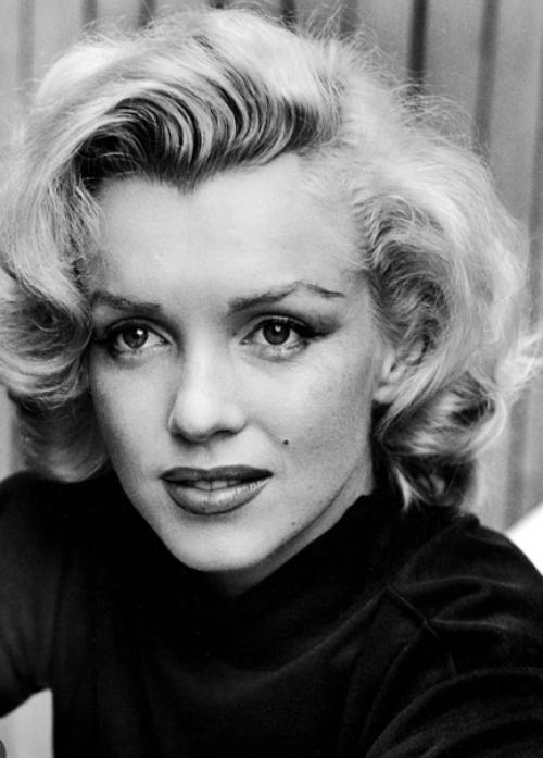 В истории моды есть легендарные женщины, которых не зря называют Иконы Стиля: Одри Хепберн, Марлен Дитрих, Мэрилин Монро …. 02 В истории моды есть легендарные женщины, которых не зря называют Иконы Стиля: Одри Хепберн, Марлен Дитрих, Мэрилин Монро …. 02