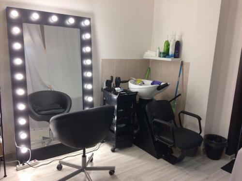 Продаётся современная, действующая студия красоты Beautyhall! 02