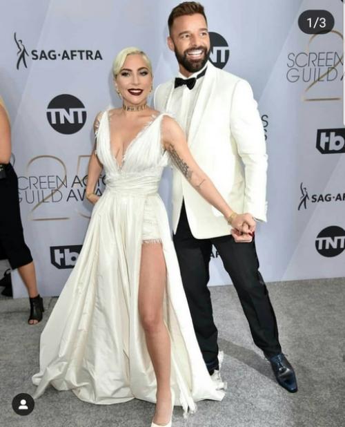 Итак, что же там у нас с нарядами на SAG Awards (кто не знал, это супер - престижная премия гильдии киноактеров в США. 06 Итак, что же там у нас с нарядами на SAG Awards (кто не знал, это супер - престижная премия гильдии киноактеров в США. 06