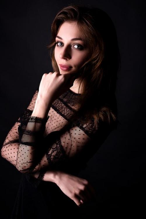 Предлагаю такие виды макияжа и причесок? 01