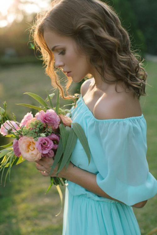 Милые девушки!  Меня зовут - Лидия, хочу предложить вам услуги стилиста - визажиста. 07