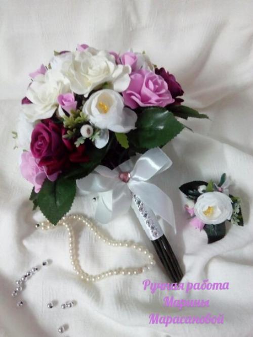 У невесты, готовящейся к свадьбе, много забот: и платье подобрать, и туфли, и прическу придумать, и макияж сделать. 02