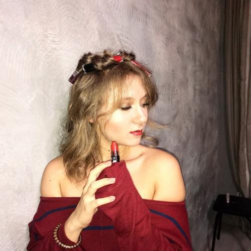 Дорогие девушки!  Я сертифицированный мастер и предлагаю услуги визажиста - бровиста и стилиста по причёскам! 06