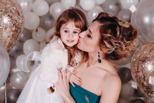 А кто ещё не успел сделать подарки своим родным. 04