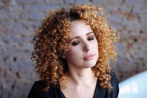 Дорогие девушки!  Я сертифицированный мастер и предлагаю услуги визажиста - бровиста и стилиста по причёскам! 02