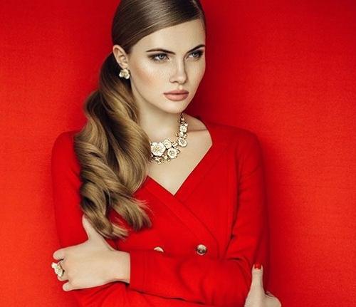 Милые девушки!  Меня зовут - Лидия, хочу предложить вам услуги стилиста - визажиста. 03