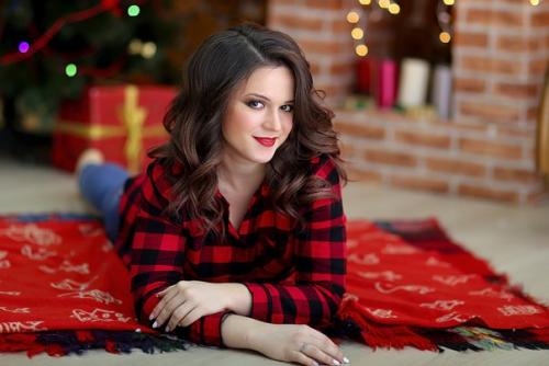 Предлагаю такие виды макияжа и причесок? 03