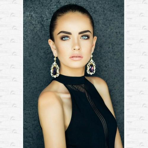 Милые девушки!  Меня зовут - Лидия, хочу предложить вам услуги стилиста - визажиста. 09