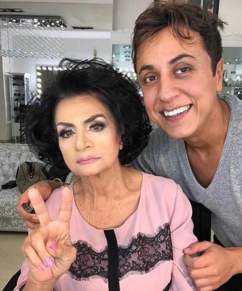 Стилист из Азербайджана бабушкам молодость возвращает. 05 Стилист из Азербайджана бабушкам молодость возвращает. 05