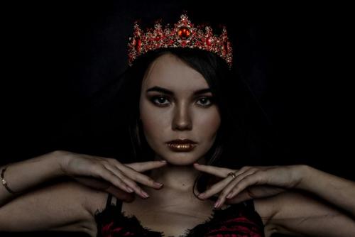 Предлагаю такие виды макияжа и причесок? 04