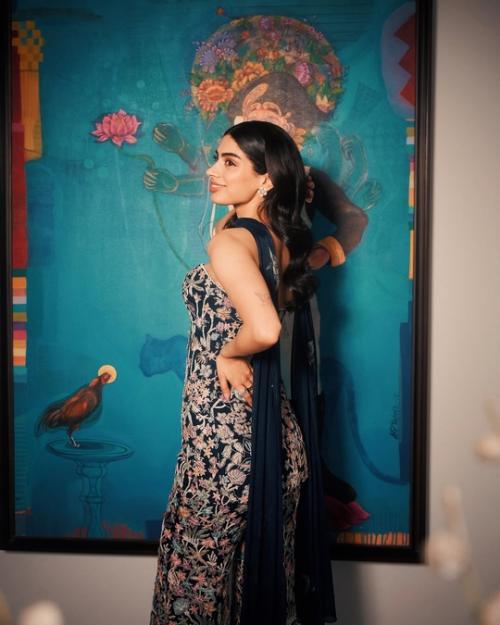 Образ кхуши для продвижения фильма Loveyapa. 01