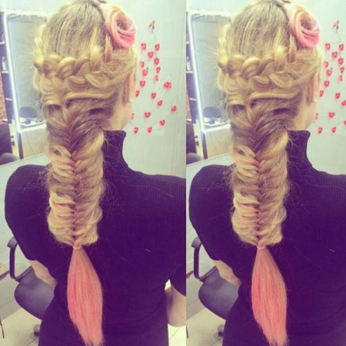 Дорогие девушки!  Ищу модельку на пятницу для образа невесты: макияж прическа с аксессуарами. 01