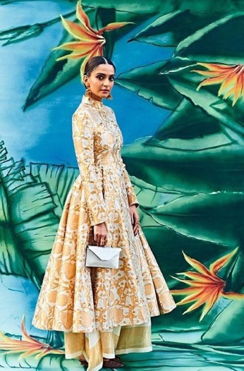 Образ сонам капур ахуджи для промоушена фильма Ek Ladki Ko Dekha Toh Aisa Laga: 04