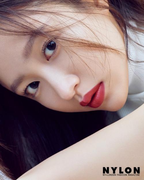 Новостиaob. Хани из Exid рассказала журналу Nylon, как снимает стресс. 02