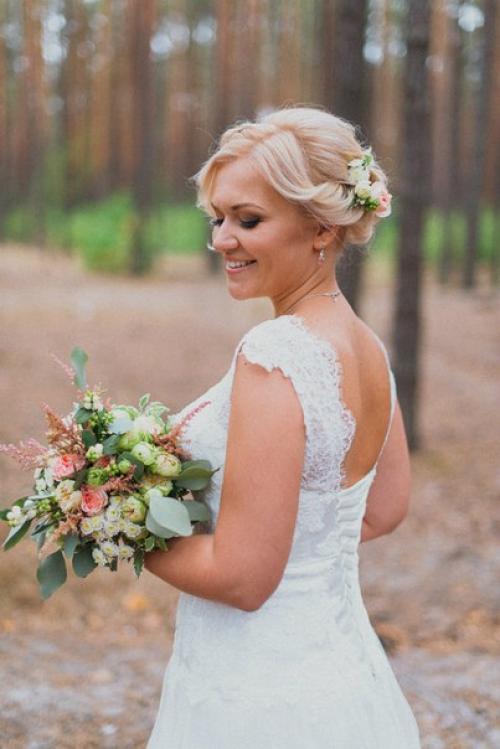 Милые невесты, совсем скоро сезон свадеб, а это значит что пора задуматься о вашем незабываемом свадебном образе. 06