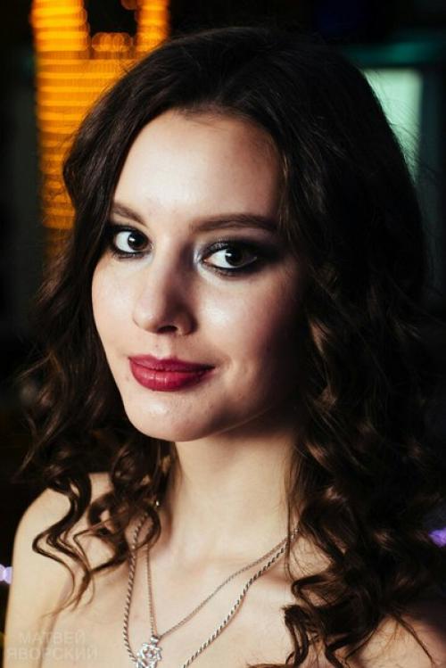 Милые девушки?  Сертифицированному мастеру для пополнения портфолио требуются модели на макияж, прически, ламинирование волос. 04