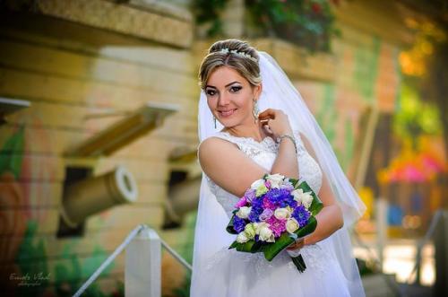 Дорогие невесты?  Запись на свадебный макияж и прическу заполняется? 03