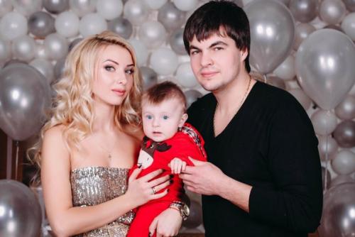 А кто ещё не успел сделать подарки своим родным. 02