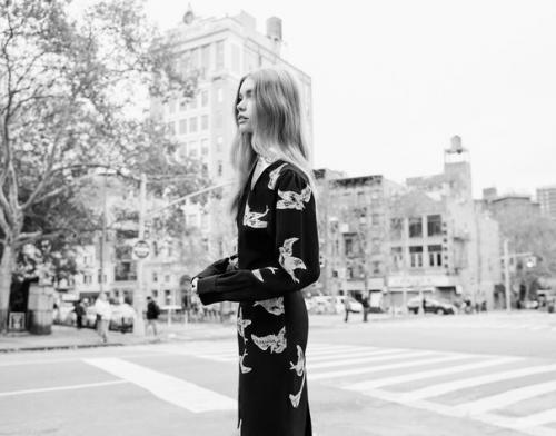 High Demand: Джулия хафстром в фотосессии Джен кери для The Edit December 2015. 02