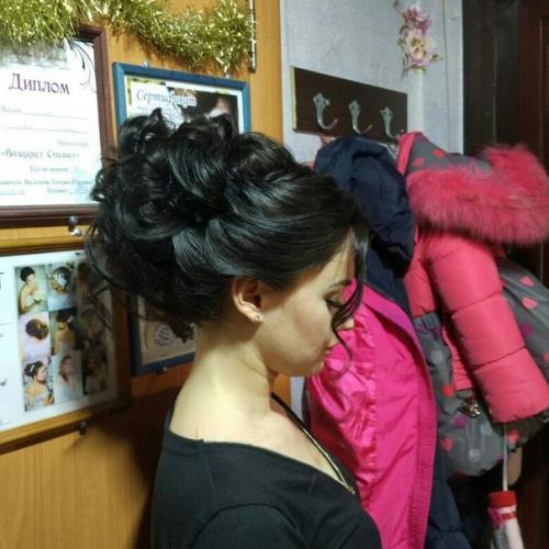 Милые девушки, приглашаю вас к себе на макияж и причёски прически 500 р, макияж 500 цены окончательные. 03