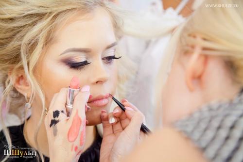 Милые красавицы?  Я профессиональный визажист и мастер по причёскам с большим опытом работы. 01