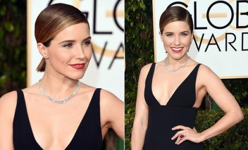 Наблюдая за звездами голливуда на красных дорожках, можно всегда проследить за тем, что сейчас модно. 04