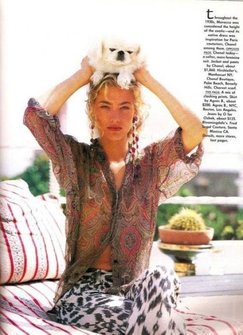 Модель Элейн Ирвин в фотоистории Мечта о Танжере для журнала Voque, январь 1990 года. 01