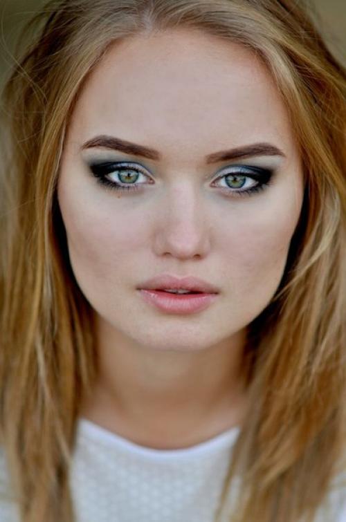 Я могу создать для вас неповторимый образ на любое торжество с помощью прически и макияжа с профессиональным подходом! 01