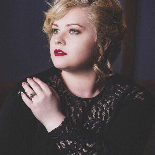 Дорогие девушки!  Я сертифицированный мастер и предлагаю услуги визажиста - бровиста и стилиста по причёскам! 08