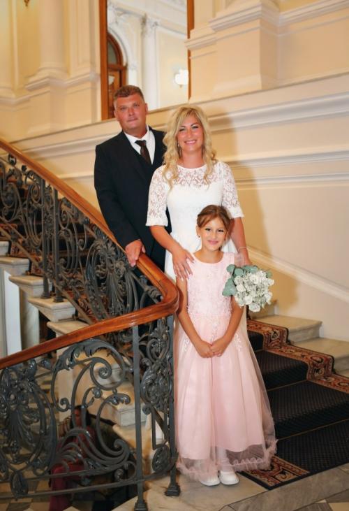 - Создание причёски и макияжа. 02