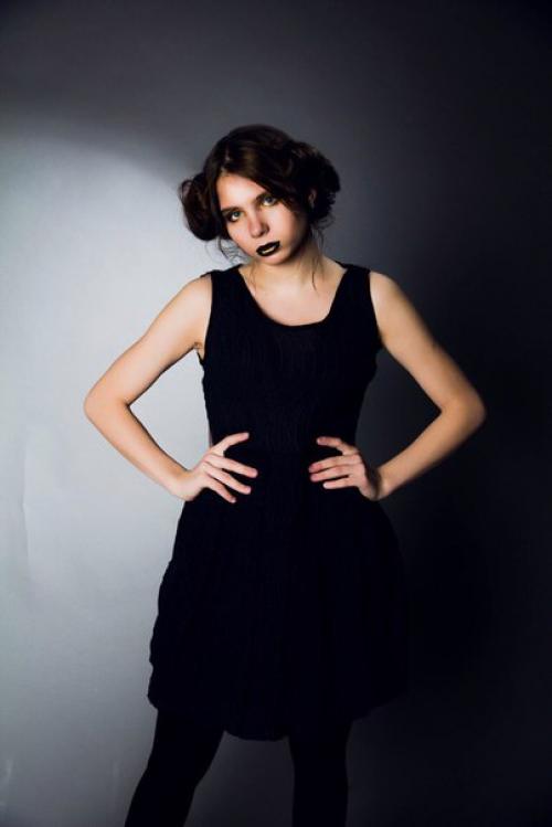 Дорогие девушки!  Я сертифицированный мастер и предлагаю услуги визажиста - бровиста и стилиста по причёскам! 01