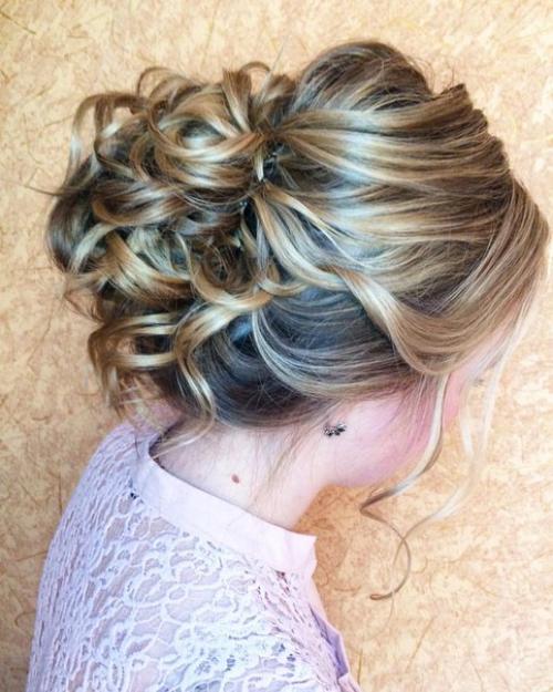 Девушки?  Предлагаю вам свои услуги по созданию укладок и причесок любой сложности, а так же макияж? 03