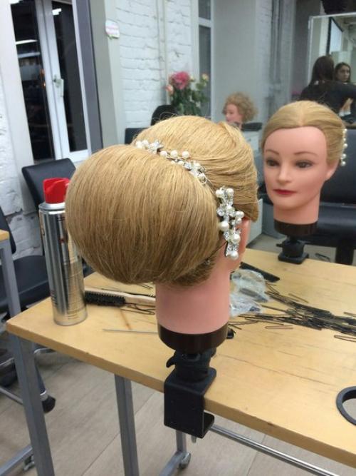 Mилые, девушки.  Буду рада предложить вам свои услуги, свадебного стилиста, визажиста. 04