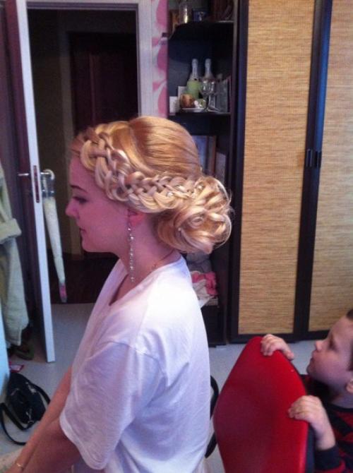 Mилые, девушки.  Буду рада предложить вам свои услуги, свадебного стилиста, визажиста. 01