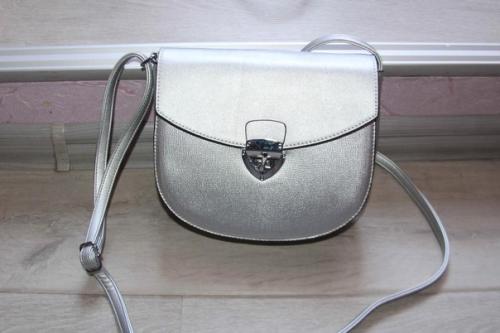 Стильная и красивая сумка - один из самых важных женских аксессуаров. 04